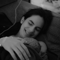 Dari keterangan unggahan diketahui putri pertama keduanya lahir pada 28 Desember 2025 dan diberi nama Kaia Lanna Fernandez. Foto: Instagram/@steffizamoraaa/@ninojkt