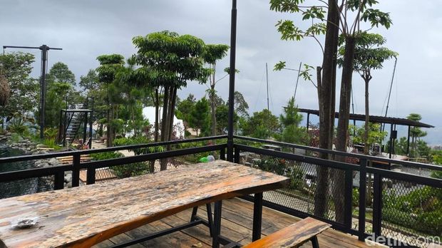 Suasana Embun Sangga Langit Kuningan