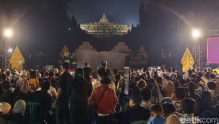 Borobudur Mulai Dipadati Warga Jelang Pergantian Tahun