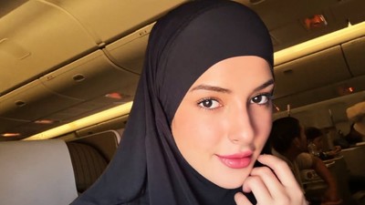 Potret Tasya Farasya Umrah saat Tahun Baru 2026, Cantik Manglingi Berhijab