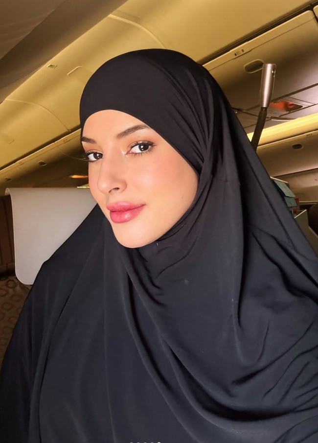 Pose selfie dari dekat, pesona kecantikan Tasya bikin terpana. Foto: Instagram/@tasyafarasya