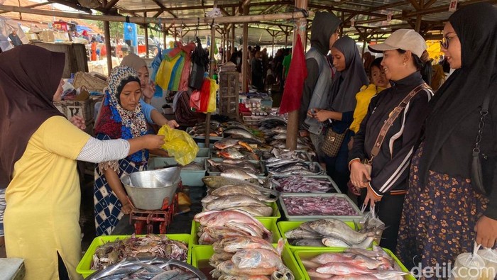 Biaya Bakar-bakar Ikan Saat Malam Pergantian Tahun di Jember Bengkak!