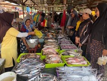 Biaya Bakar-bakar Ikan Saat Malam Pergantian Tahun di Jember Bengkak!