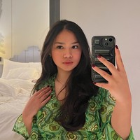 Melalui akun Instagram pribadinya, Mulan Jameela membagikan kabar bahagia putri sulungnya, Tiara, yang berhasil diterima kuliah S2 di Amerika. Jarang tersorot, Tiara sendiri diketahui merupakan putri Mulan dari hasil pernikahan sebelumnya dengan mantan suami. Foto: Instagram/@tiaransvtr