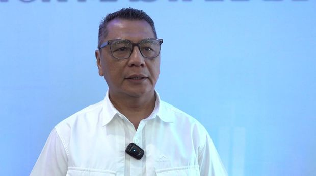 Wakil Ketua MUI Provinsi DKI Jakarta KH Yusuf Aman, Ketua PWI Jakarta, Kesit Budi Handoyo, anggoat Ojol Kamtibmas Rahmat Fauzi, dan  Muhammad Al-Fatih, siswa kelas 6 SD di Jaktim menghadiri rilis akhir tahun 2025 di Polda Metro Jaya.