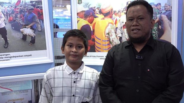 Wakil Ketua MUI Provinsi DKI Jakarta KH Yusuf Aman, Ketua PWI Jakarta, Kesit Budi Handoyo, anggoat Ojol Kamtibmas Rahmat Fauzi, dan  Muhammad Al-Fatih, siswa kelas 6 SD di Jaktim menghadiri rilis akhir tahun 2025 di Polda Metro Jaya.