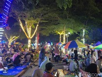 Warga Padati Lapangan Merdeka Bone demi Rayakan Malam Tahun Baru