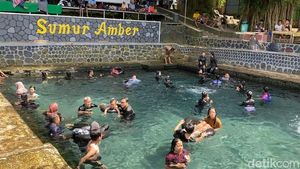 Libur Akhir Tahun Wisata Sumur Amber Blitar Diserbu Pengunjung