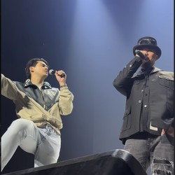 Momen Maxime Bouttier Nyanyi Bareng Dewa 19