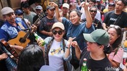 Alunan Kroncong Iringi Tradisi Rabo-rabo di Kampung Tugu