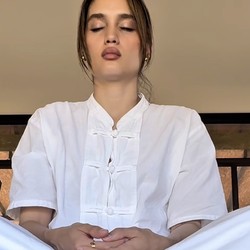 Tutup 2025, Cinta Laura Meditasi Seminggu di Thailand