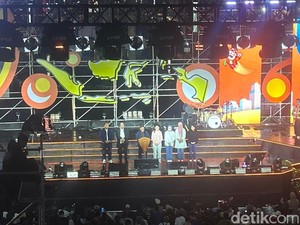 Momen Pramono Pimpin Countdown Tahun Baru 2026 di Bundaran HI