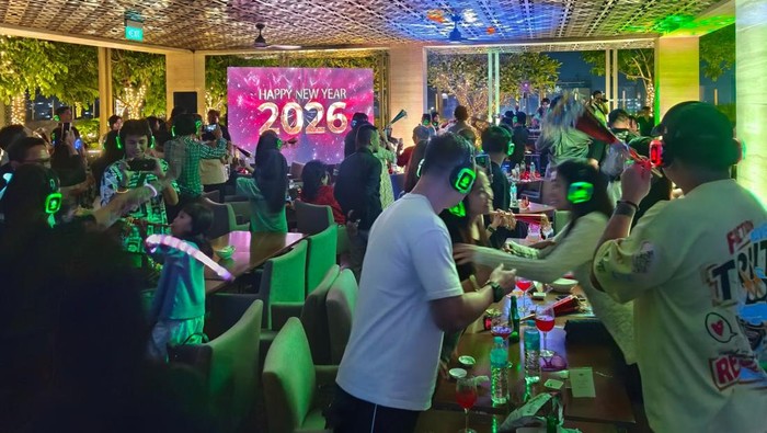 Serunya Malam Tahun Baru dengan Silent Disco di Hotel Tentrem Semarang