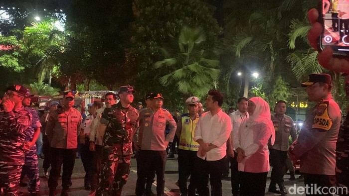 Jajaran Forkopimda Jawa Timur mendatangi Pos Nataru di Waru