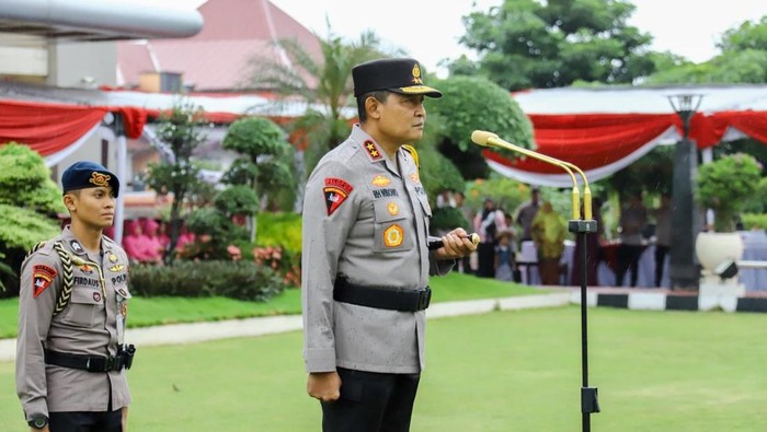 Momen Beda di Upacara Kenaikan Pangkat, Kapolda Jateng Minta Anggota Ajak Keluarga