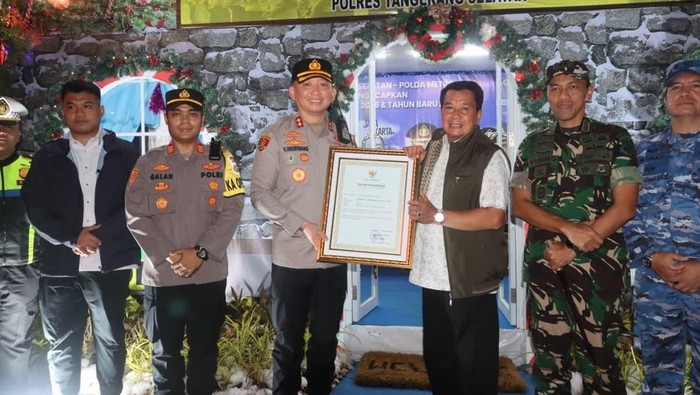 Kapolres Tangsel Terima 3 Penghargaan dari Bupati Tangerang