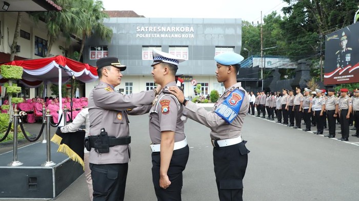 85 Personel Polresta Malang Kota Terima Kenaikan Pangkat