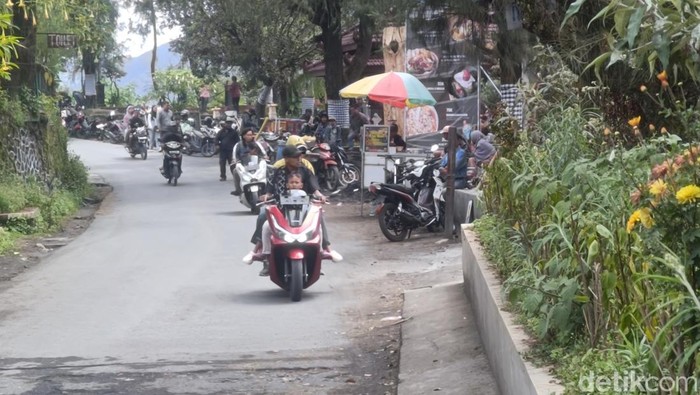 Awal 2026, Wisata Bahari Pasir Putih Situbondo Dipadati Ribuan Pengunjung