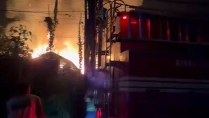 10 Vila di Uluwatu Bali Terbakar Akibat Kembang Api