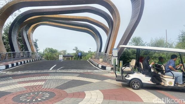 Kebun Raya Mangrove Surabaya