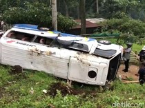 16 Korban Luka Minibus Wisatawan Terguling di Jalur Cangar-Pacet Mojokerto