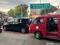 Bubaran Pengunjung, Lalu Lintas di Sekitar Ragunan Macet