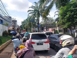 Libur Tahun Baru, Lalu Lintas Arah Ragunan Macet Hingga 1 Km
