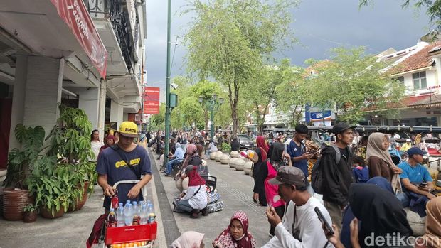 Suasana Kawasan Malioboro saat libur tahun baru, Kota Jogja, Kamis (1/1/2026).