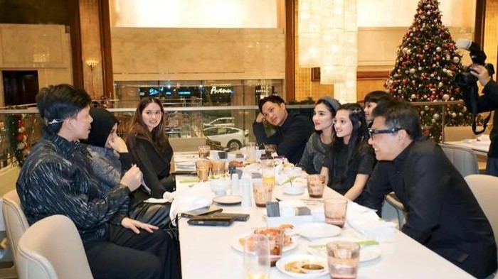 Momen tahun baru 2026 selebriti Indonesia