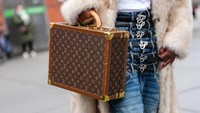 130 Tahun Monogram Louis Vuitton: Sejarah, Inovasi, dan Warisan Abadi