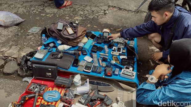 Pasar Loak Astana Anyar Bandung