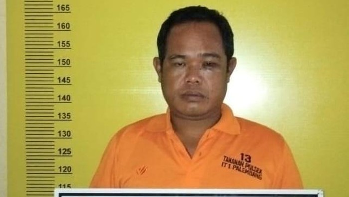 Copet Beraksi Saat Malam Tahun Baru di Bawah Jembatan Ampera Diamankan