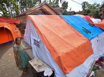 Menunggu Hunian Rampung, Korban Bencana Sumbar Tinggal di Tenda Pengungsian
