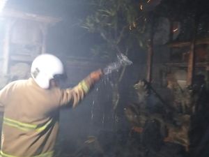 Dua Pelinggih di Celuk Sukawati Terbakar Saat Malam Tahun Baru