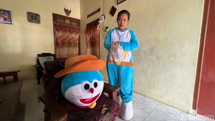 Potret Haru Badut Perempuan di Mojokerto