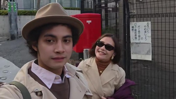 Prilly Latuconsina-Omara Nikmati Malam Tahun Baru Tanpa Kembang Api di Jepang