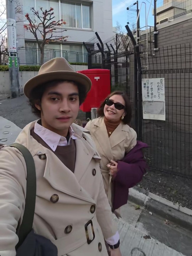 Prilly Latuconsina-Omara Nikmati Malam Tahun Baru Tanpa Kembang Api di Jepang