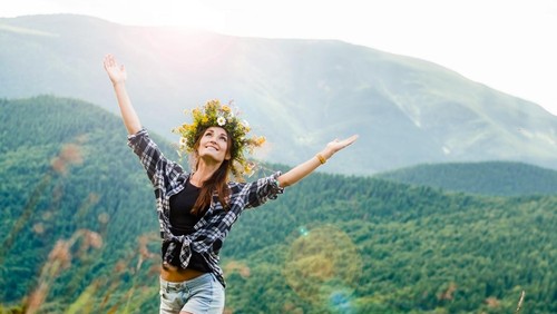 Ramalan Zodiak Hari Ini 1 Januari 2026: Ambisi Aries Meledak di Awal Tahun!