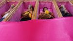 Ritual Berbaring di Peti Mati Sambut Tahun Baru di Thailand