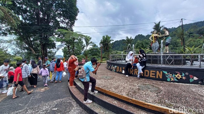 Libur Tahun Baru, Lokawisata Baturraden Diserbu Wisatawan Luar Kota