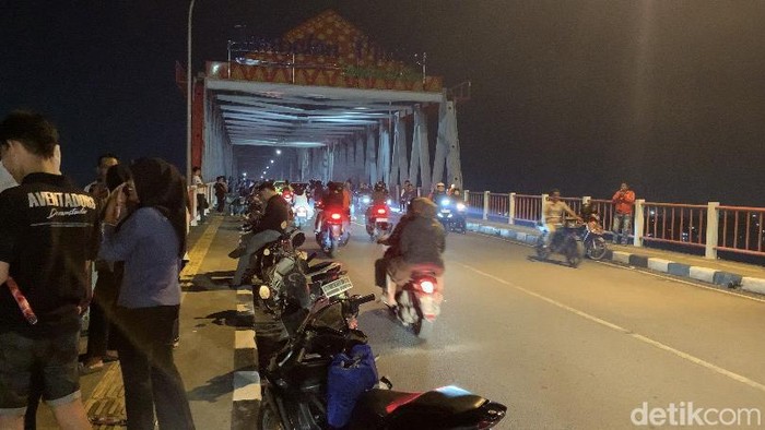 Ampera Ditutup, Jembatan Musi VI Padat Lancar