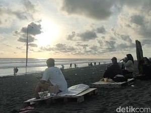 Wajah Baru Pesisir Kulon Progo Kian Estetik, Sunsetnya Juga Cantik
