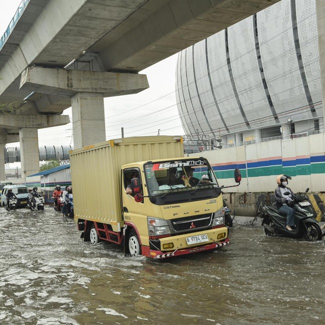 Awal Tahun 2026, Banjir Rob Rendam Jalan R.E Martadinata