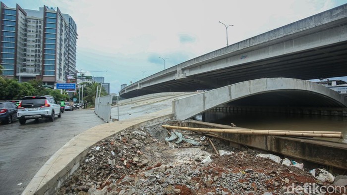 Bekasi Bangun Wisata Air Kalimalang, Anggaran Fantastis Rp123 Miliar Pemerintah Kota Bekasi menggulirkan proyek pembangunan Wisata Air Kalimalang dengan anggaran fantastis mencapai Rp123 miliar. Proyek ini digadang-gadang menjadi destinasi unggulan baru sekaligus ruang rekreasi publik bagi warga Bekasi dan sekitarnya.