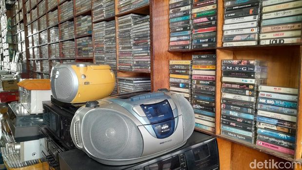 DU 68 Musik di Dipatiukur Bandung.