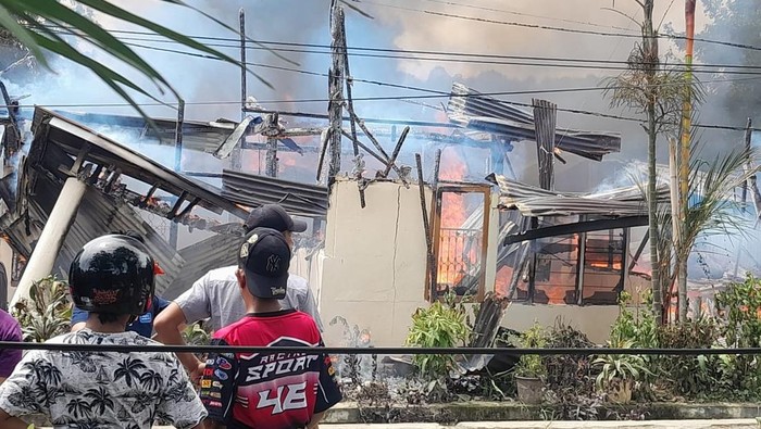 Kebakaran Hanguskan 2 Rumah di Palopo Diduga Akibat Korsleting