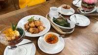 Es Campur dan Es Cendol jadi pilihan yang pas sebagai penutup. Epice juga punya dessert Durian Creme Brulee dan Colenak yang tak kalah lezat. Foto: Detikcom / Atiqa Rana