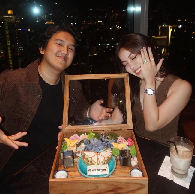 Tahun Baru, Frislly Herlind Ganti Status Usai Dilamar Difa Ryansyah