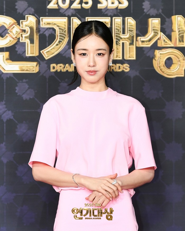 Gemes Banget! Ahn Eun-jin dan Jang Ki-yong Jadi Best Couple