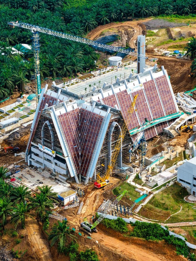 Potret Terbaru Gereja Basilika di IKN yang Rampung Bulan Depan